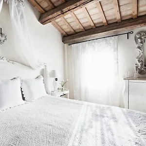 2* Affittacamere Casina Le Conserve